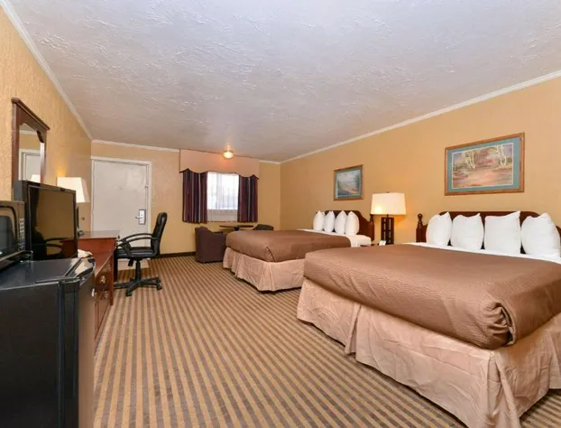 Executive Plus Inn & Suites hotel detail image 2