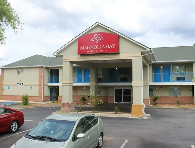 Magnolia Bay Hotel & Suites hotel detail image 1