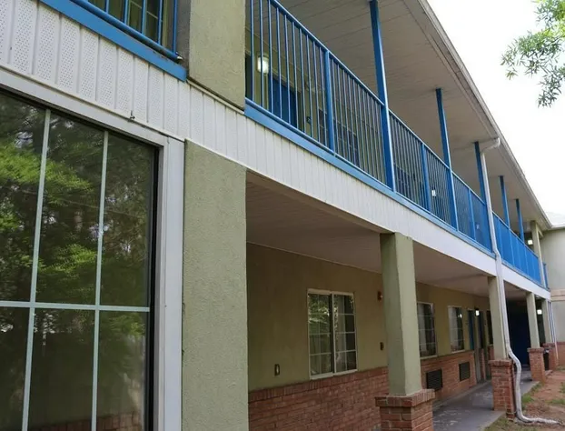 Magnolia Bay Hotel & Suites hotel detail image 3