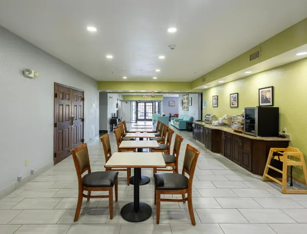 Countryside Inn & Suites hotel detail image 3