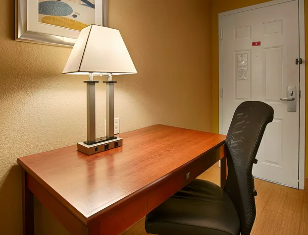 Best Western Cedar Inn & Suites hotel detail image 3