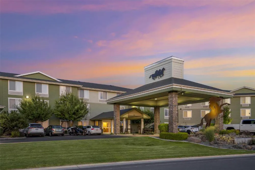 Best Western Bronco Inn hotel hero