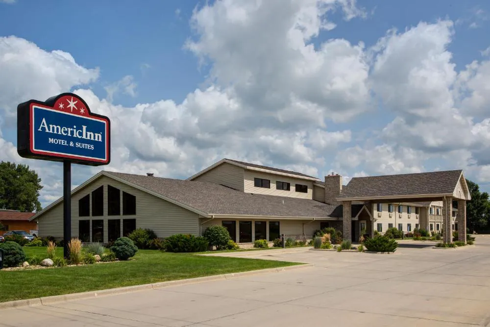 AmericInn by Wyndham Iowa Falls hotel hero