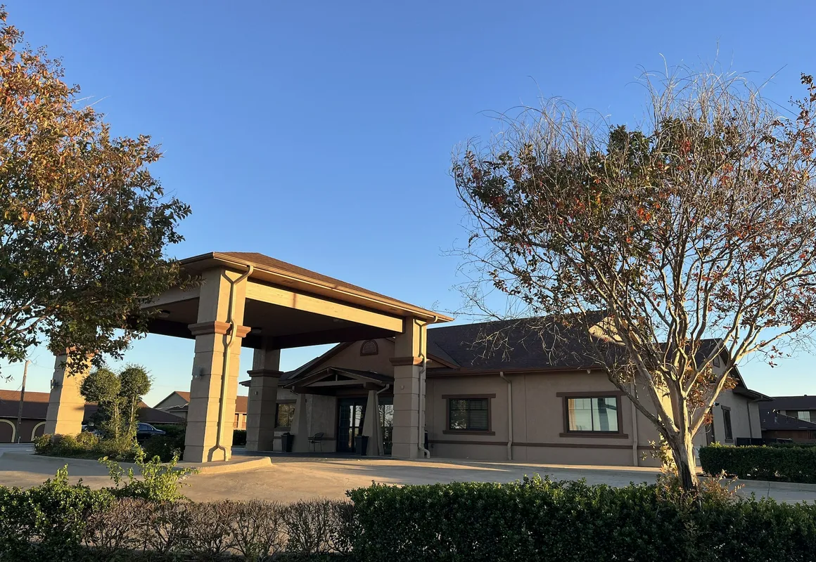 Red Roof Inn & Suites Sulphur Springs hotel hero