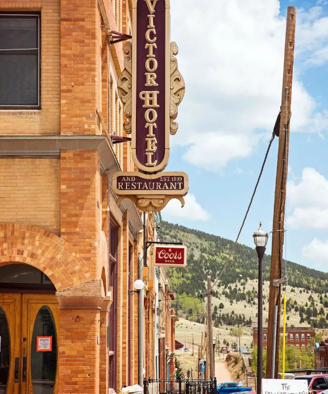 Victor Hotel hotel hero