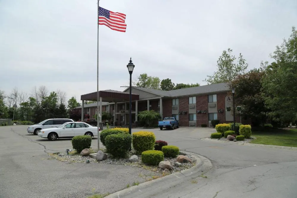 Americas Best Value Inn & Suites Bluffton hotel hero