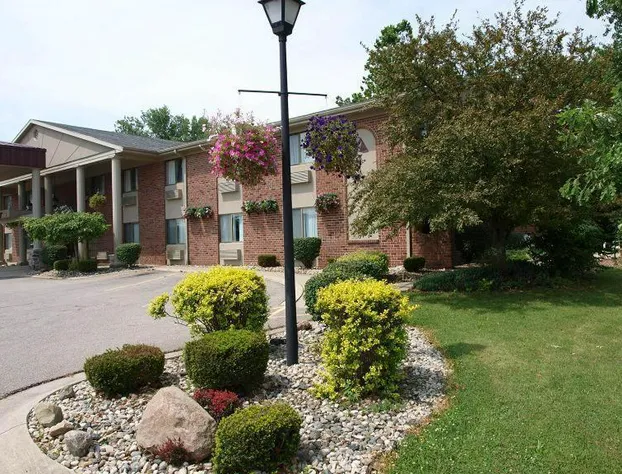 Americas Best Value Inn & Suites Bluffton hotel detail image 1