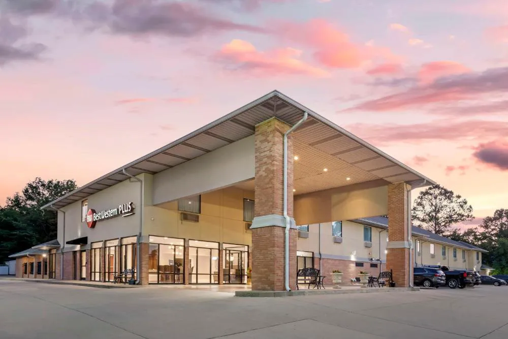 Best Western Plus Two Rivers Hotel & Suites hotel hero