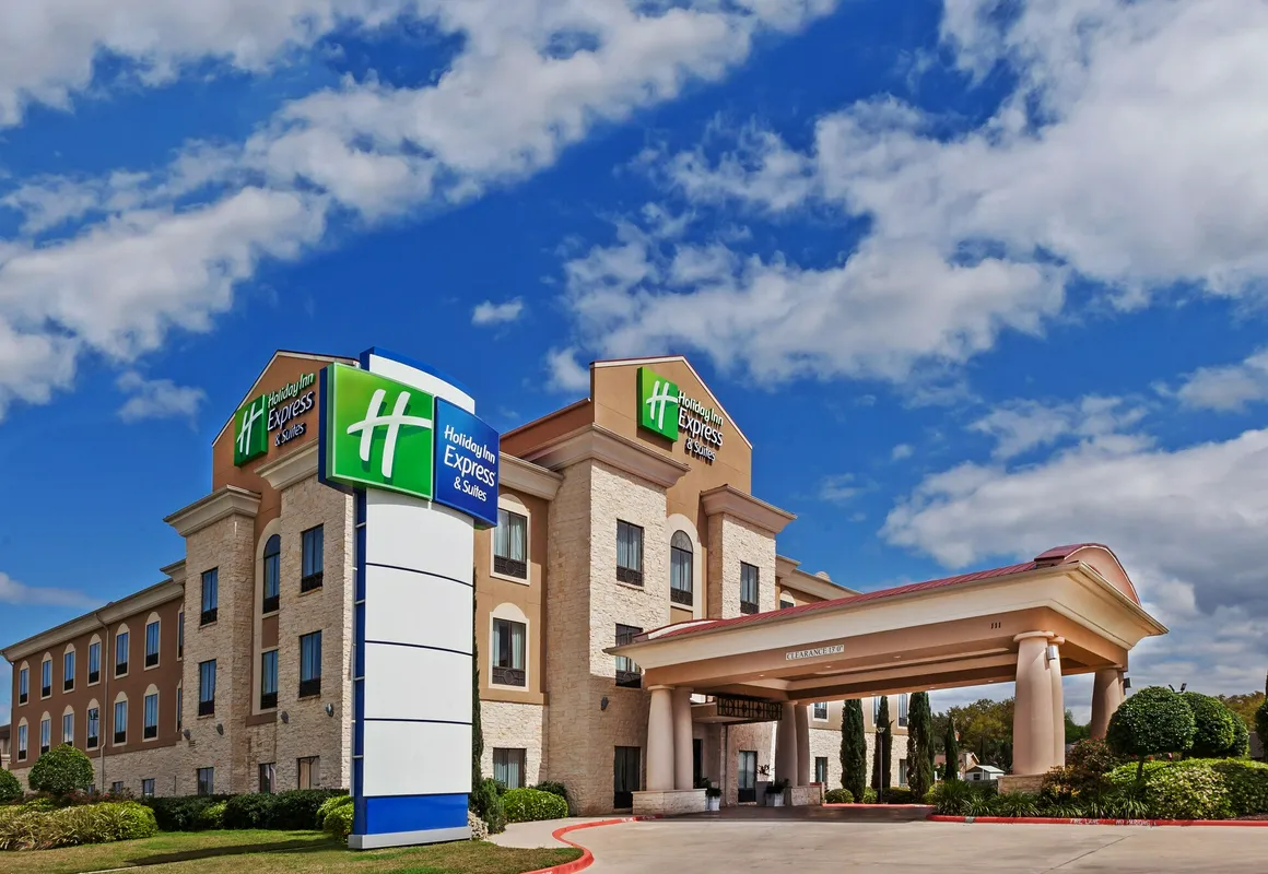 Holiday Inn Express Hotel & Suites Victoria by IHG hotel hero