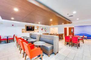 Holiday Inn Express Vincennes by IHG hotel detail image 1