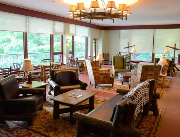 Overlook Lodge at Bear Mountain hotel detail image 4