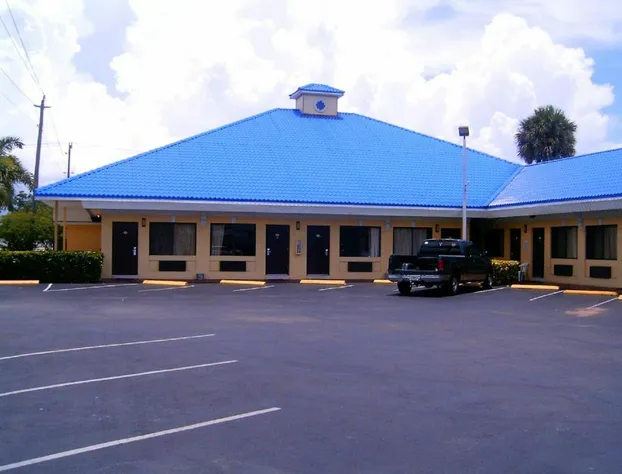 Budget inn hotel detail image 3