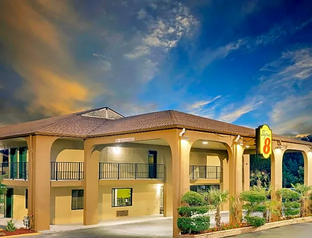 Super 8 by Wyndham Cartersville hotel detail image 4