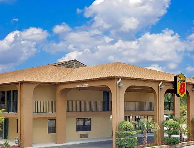 Super 8 by Wyndham Cartersville hotel detail image 1