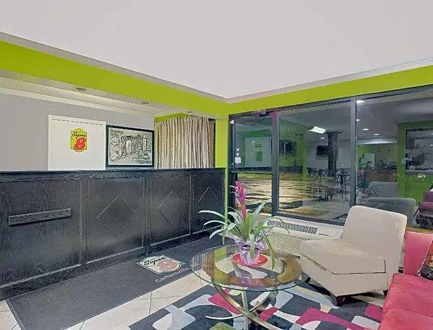 Super 8 by Wyndham Cartersville hotel detail image 2