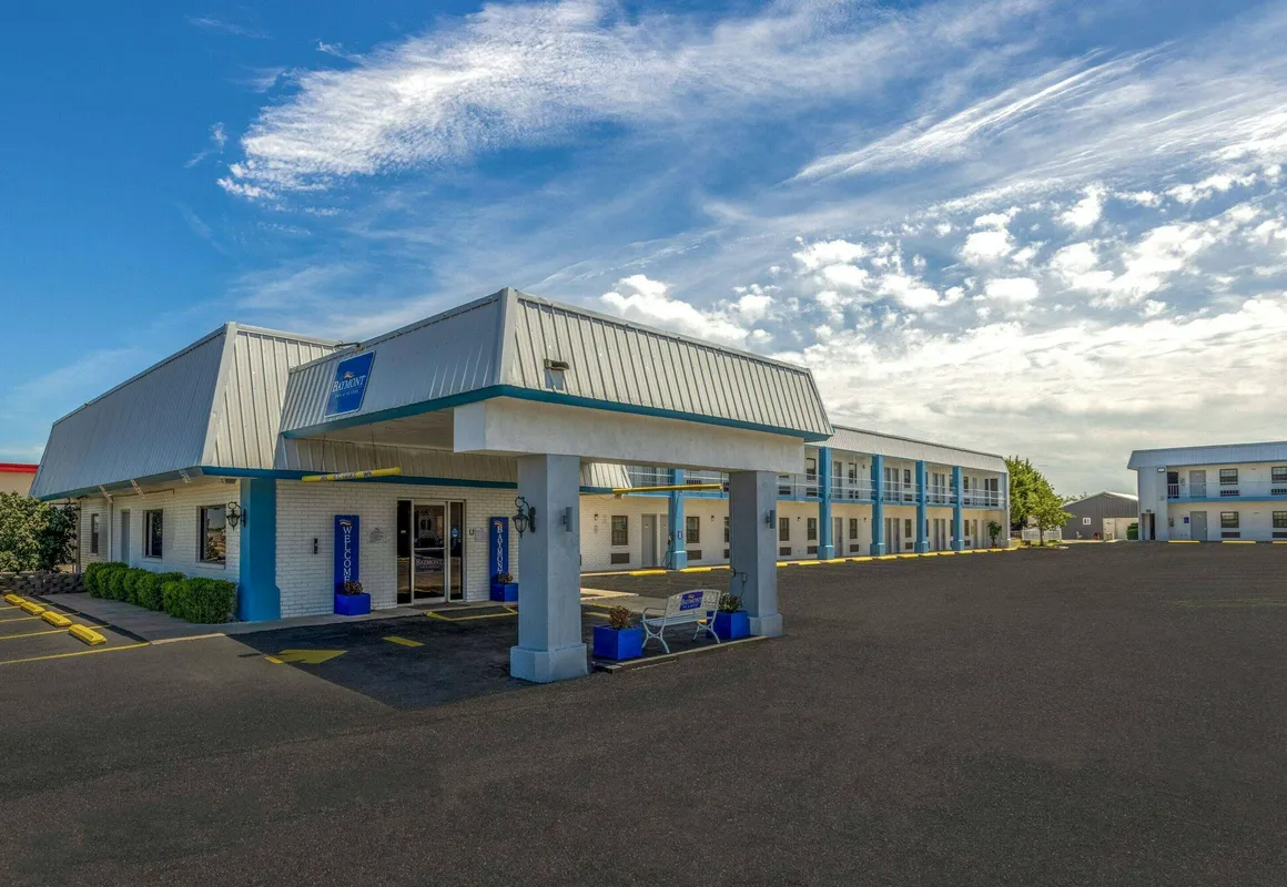 Baymont by Wyndham El Dorado hotel hero