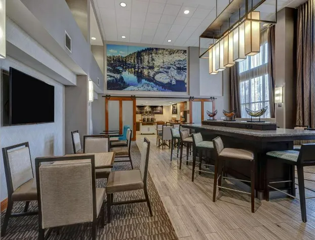 Hampton Inn & Suites Tulare hotel detail image 3