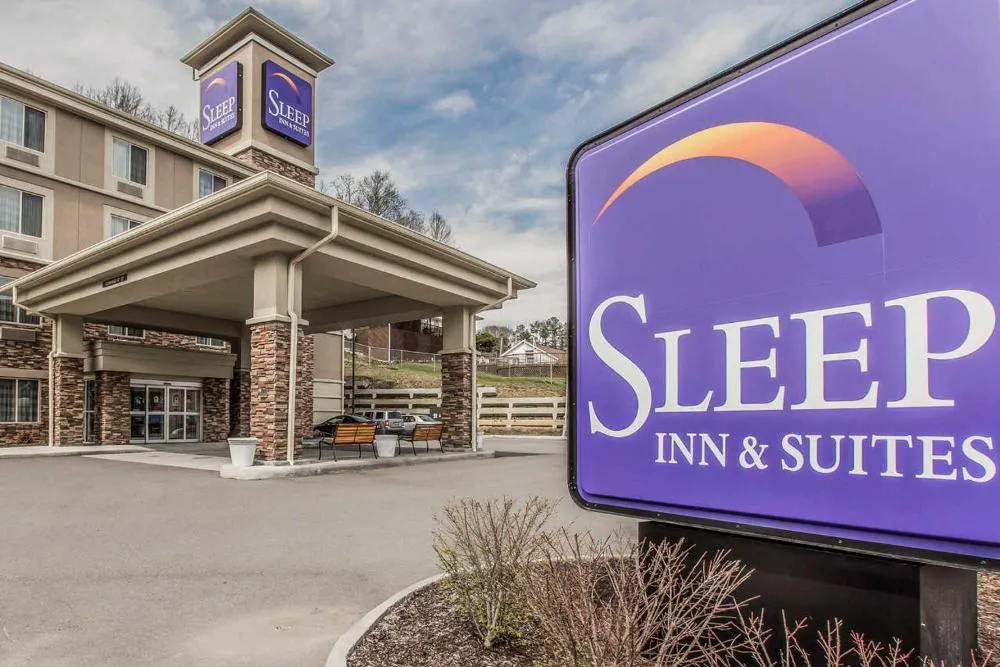 Sleep Inn & Suites hotel hero