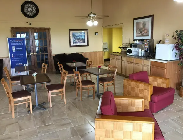 The Trail Inn - Atlanta Illinois - Route 66 I-55 hotel detail image 4