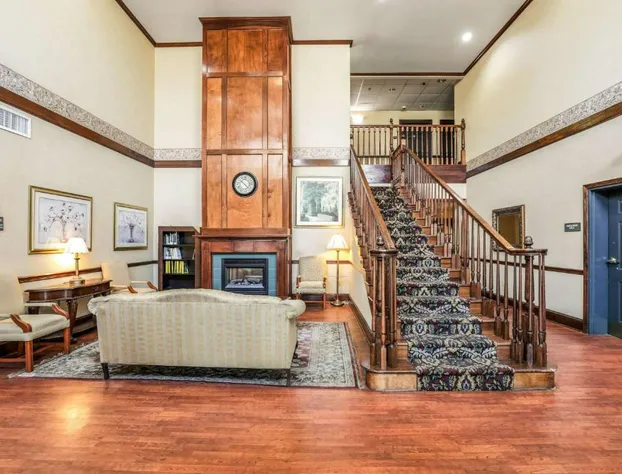 Econo Lodge Inn & Suites Marianna South hotel detail image 3