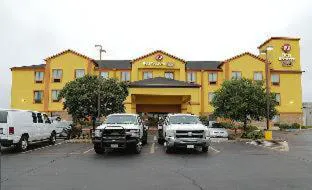 Comfort Inn & Suites hotel detail image 2