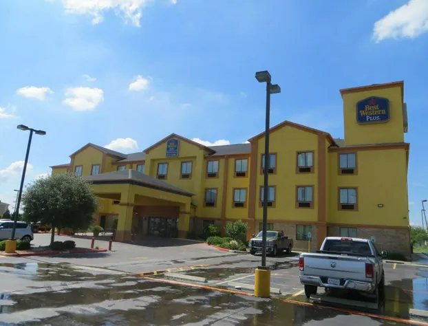 Comfort Inn & Suites hotel detail image 3
