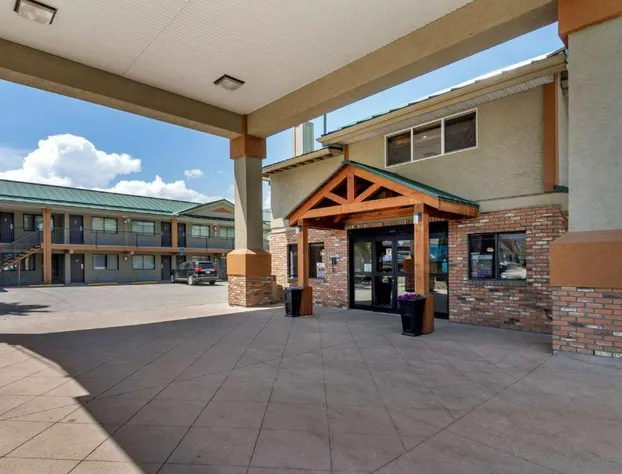 SureStay Plus Hotel By Best Western Salmon Arm hotel detail image 1