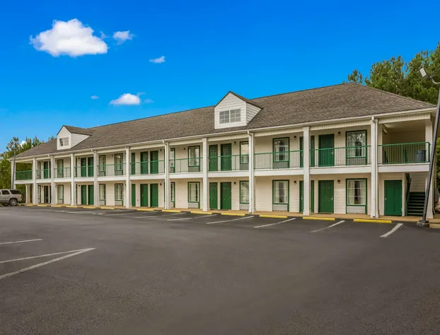 Quality Inn & Suites Greensboro near Lake Oconee hotel detail image 2