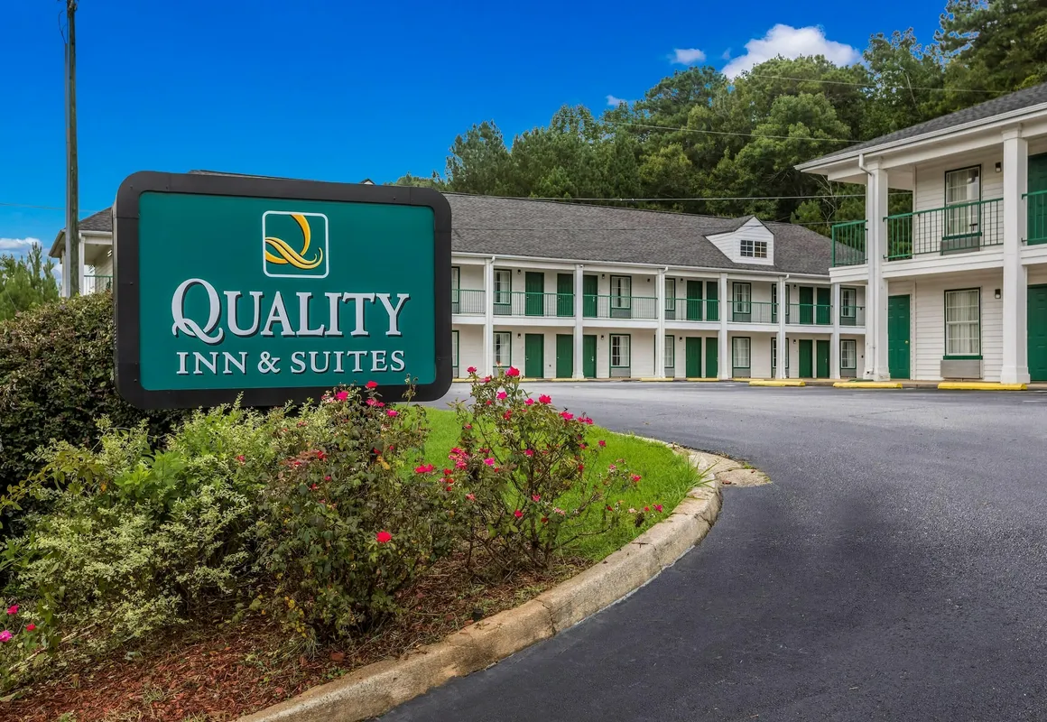 Quality Inn & Suites Greensboro near Lake Oconee hotel hero