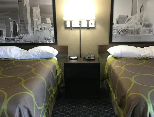 Super 8 by Wyndham Taylorville IL hotel detail image 1