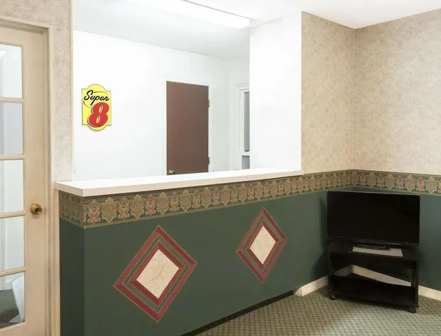 Super 8 by Wyndham Taylorville IL hotel detail image 1