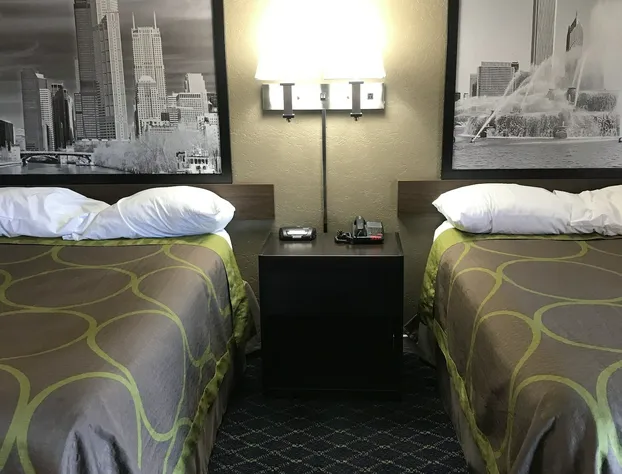 Super 8 by Wyndham Taylorville IL hotel detail image 3