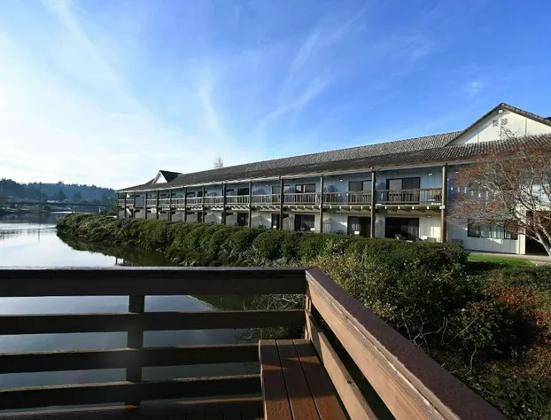 Edgewater Inn and Suites, an Ascend Collection Hotel hotel detail image 2