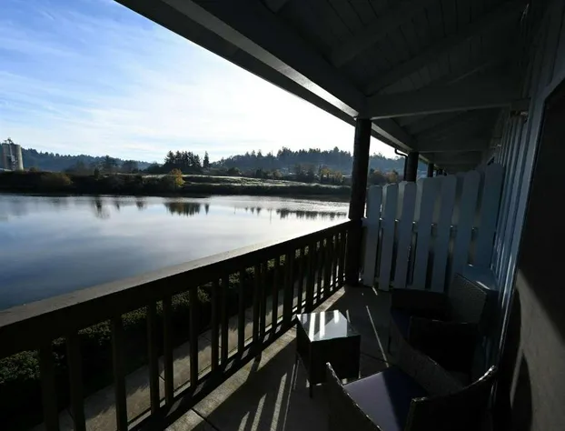Edgewater Inn and Suites, an Ascend Collection Hotel hotel detail image 3