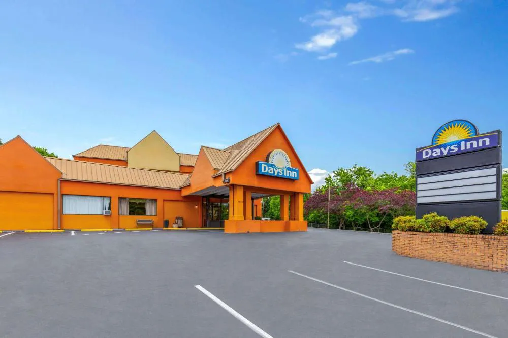 Days Inn by Wyndham Knoxville East hotel hero