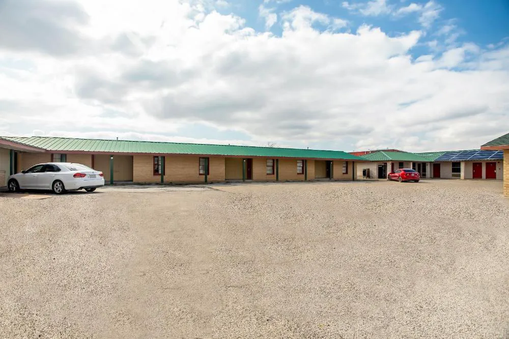 Rodeway Inn hotel hero