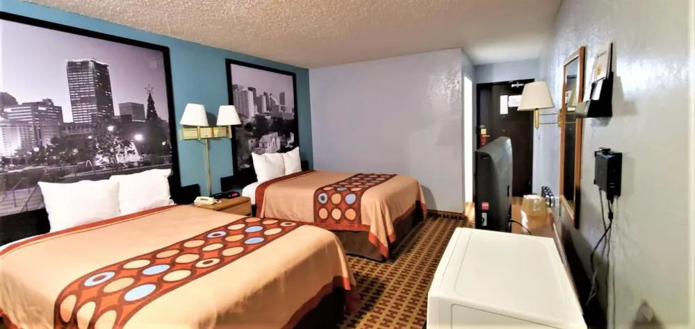 Super 8 by Wyndham Elk City hotel detail image 3