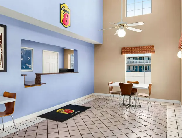 Super 8 by Wyndham Foley hotel detail image 3