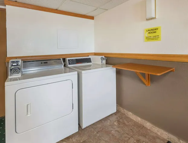 Super 8 by Wyndham Ionia MI hotel detail image 3