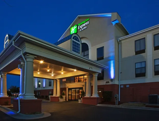 Holiday Inn Express Hotel & Suites Laurinburg by IHG hotel detail image 1