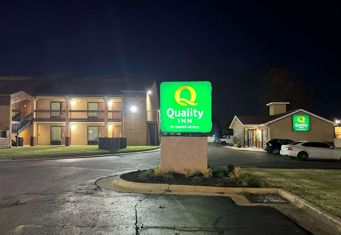 Quality Inn Madison - Huntsville hotel hero