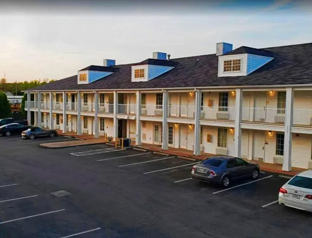 Baymont by Wyndham Tullahoma hotel detail image 2