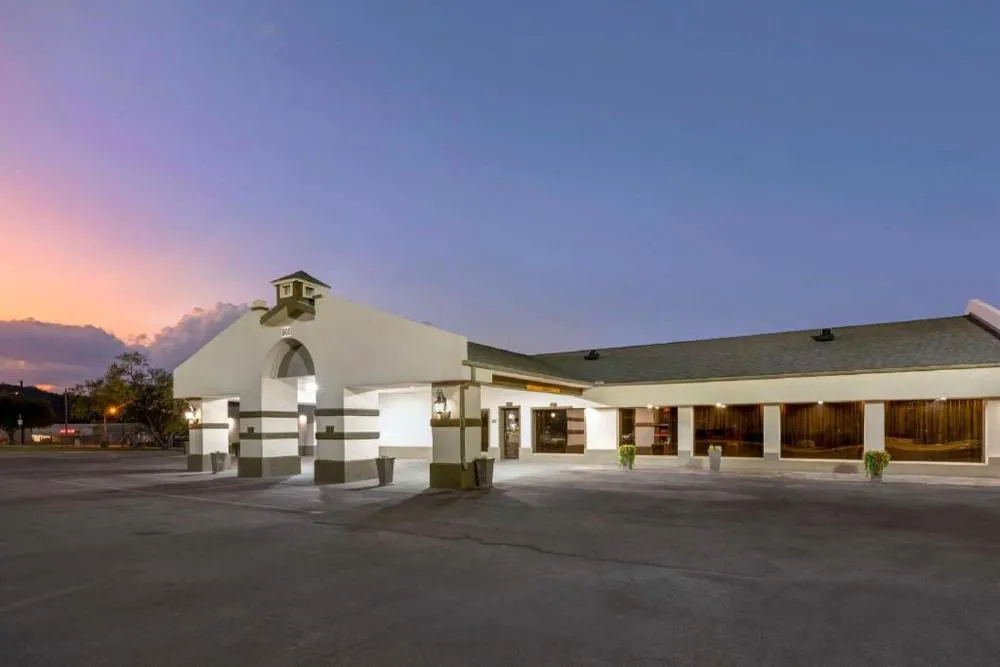 Best Western Post Oak Inn hotel hero