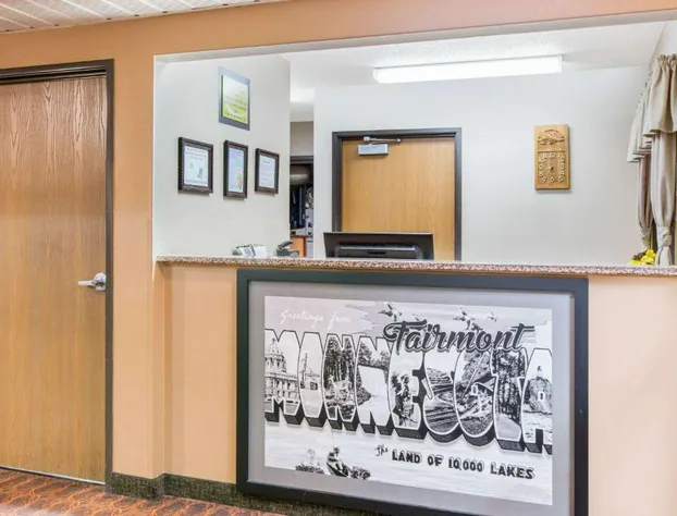 Super 8 by Wyndham Fairmont hotel detail image 4