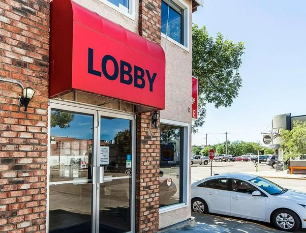 Econo Lodge Inn & Suites hotel detail image 2