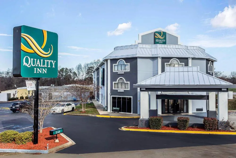 Quality Inn & Suites Salisbury South hotel hero