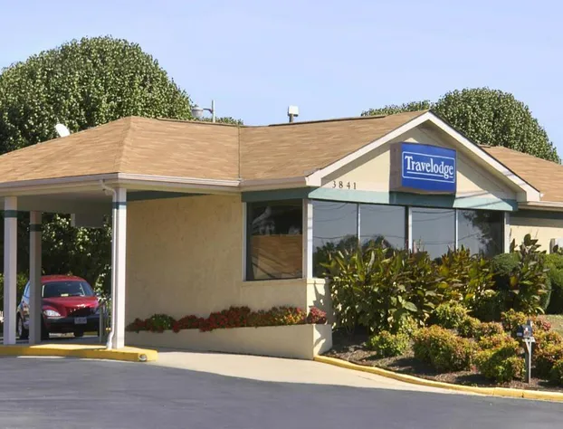 Travelodge by Wyndham Ridgeway Martinsville Area hotel detail image 1