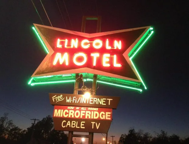 Lincoln Motel hotel detail image 1
