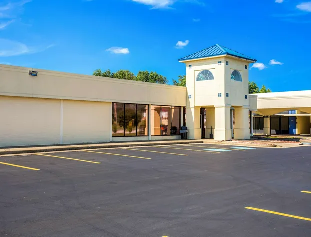 Econo Lodge Cave City hotel detail image 1