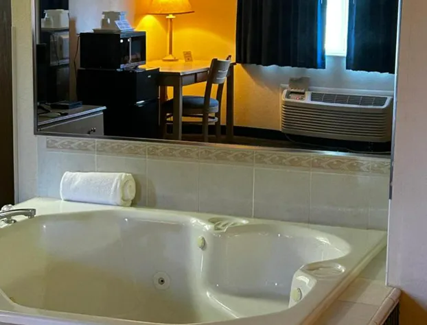 Ameristay Hotel Inn & Suites Waverly hotel detail image 4